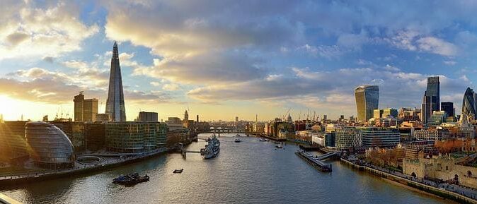 panorama-of-london-skyline-at-sunset-vladimir-zakharov (1)
